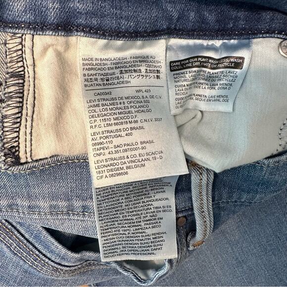 Levi’s Women’s Sz 10 Classic Rolled Jean Denim Capri Pants Medium Wash Cotton - Picture 4 of 9